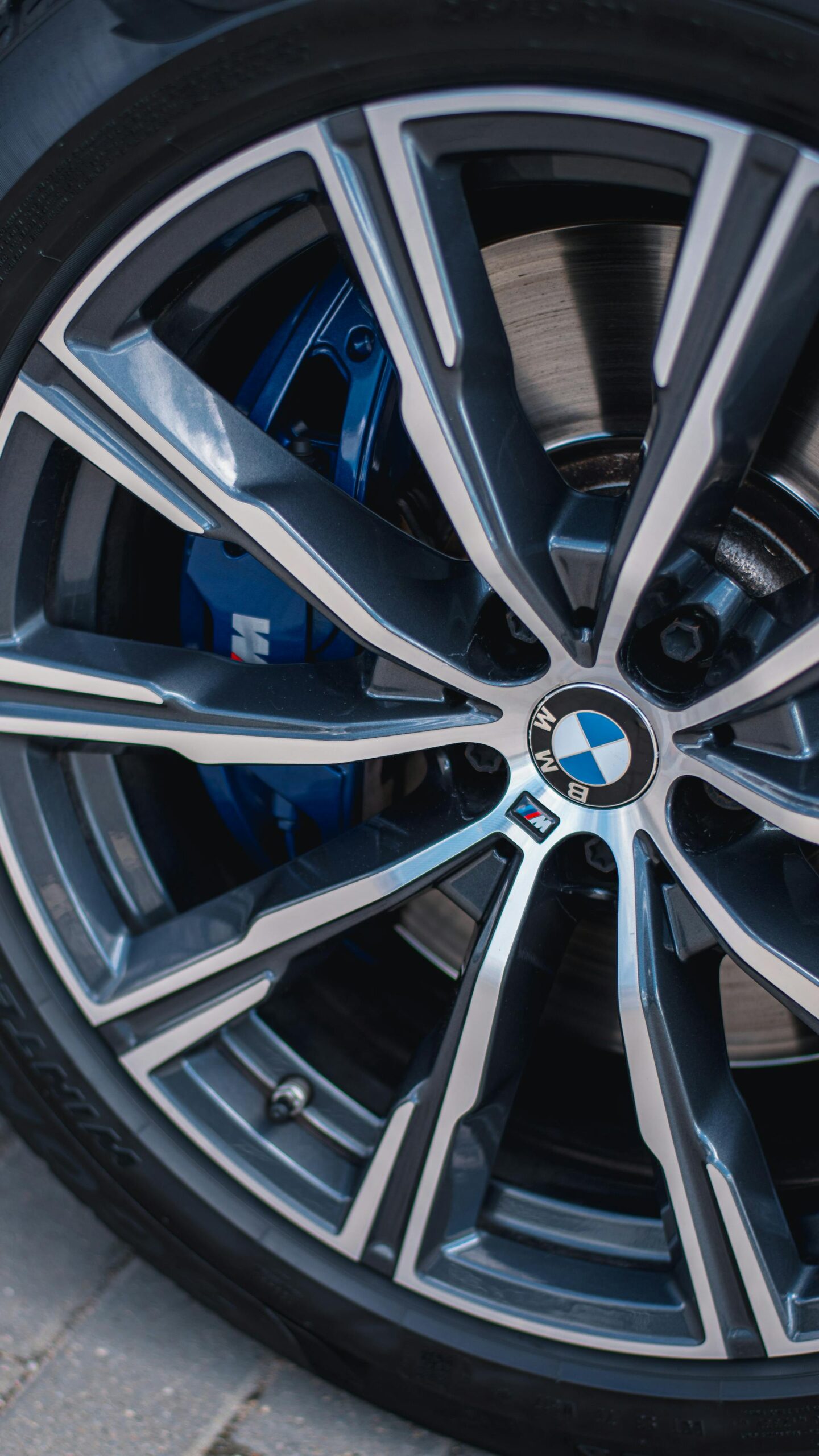 Diamond Cut Alloy Wheel Refurbishment Diamond Cut Alloy Wheel Refurbishment